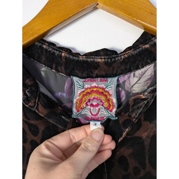 Johnny Was Velvet Leopard & Floral Long Sleeve Button Up Shirt Top M READ - Picture 2 of 8